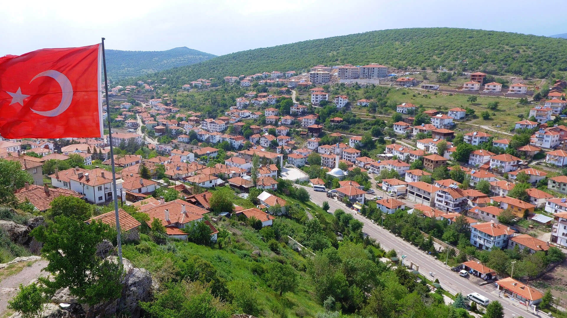 Çamlıdere Araç Kiralama: Baraj Gölü, Doğa ve Güvenlik